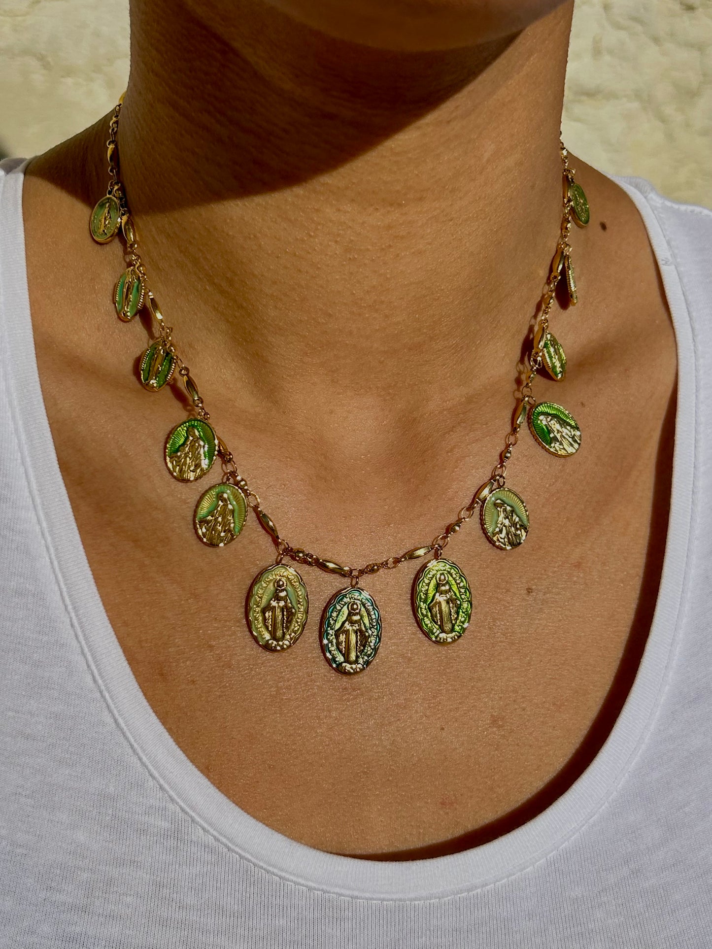 Collier Sarah