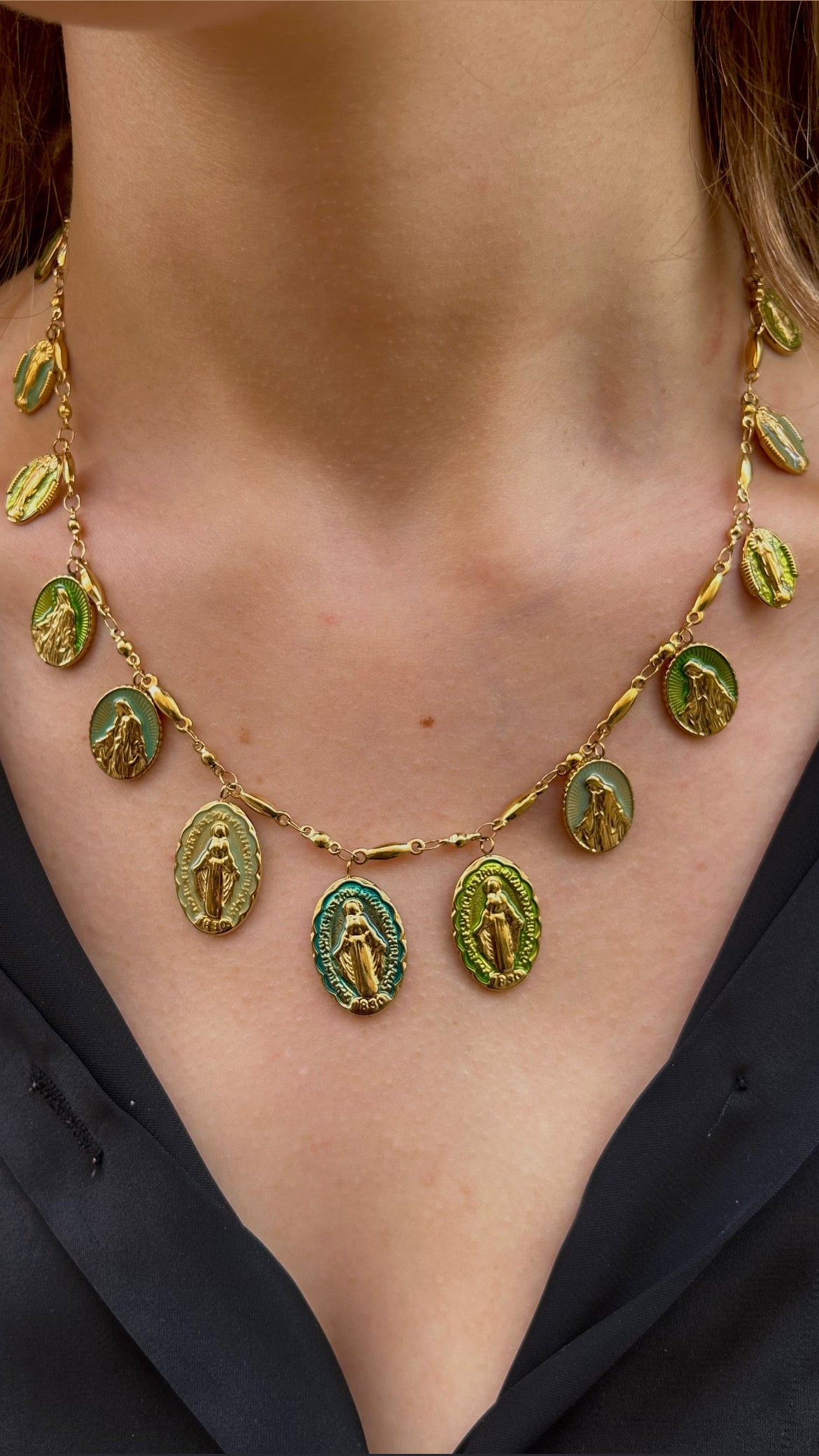 Collier Sarah