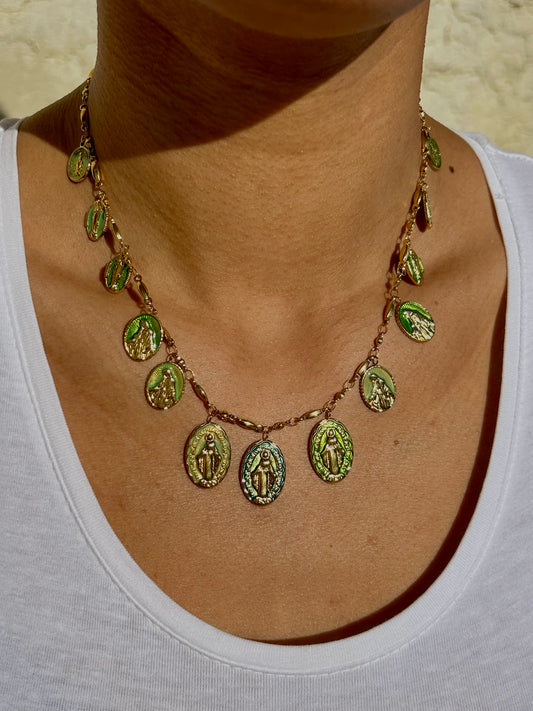 Collier Sarah