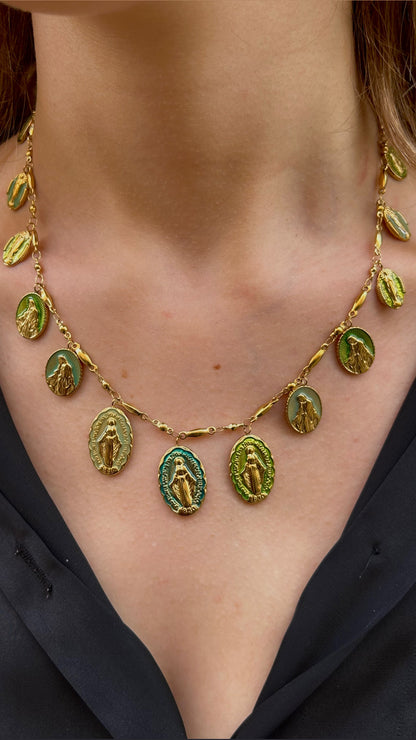 Collier Sarah
